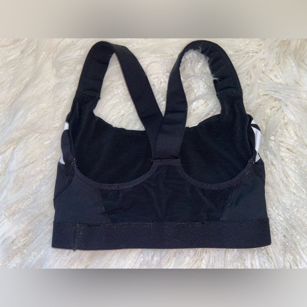 IVY PARK Black and White Sports Bra - Picture 5 of 7